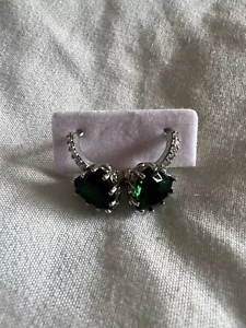 Laminated Gold Earrings With Green Heart Stone And White Little Stones - Picture 1 of 6