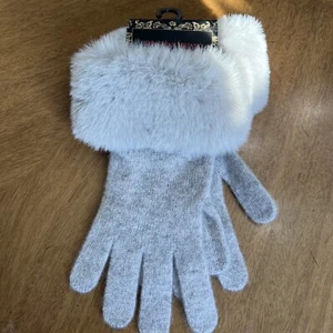Guanti morbidi cashmere Christian Siriano 100% 2 strati grigio argento con polsino in pelliccia sintetica - Foto 1 di 8