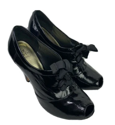 SAKS Fifth Avenue Shoes Oxfords Women's VTG Black Patent Leather 8M - Image 1 of 4