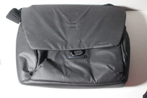 Borsa Messenger Peak Design Everyday V2 Nera 13L - USATA - PROBLEMI necessita di riparazione - Foto 1 di 19