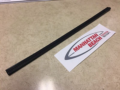 Inserto limpiaparabrisas trasero 16 SCION IM y 17-18 Corolla IM genuino Toyota OEM 85214-12330 Foto 1 de 2