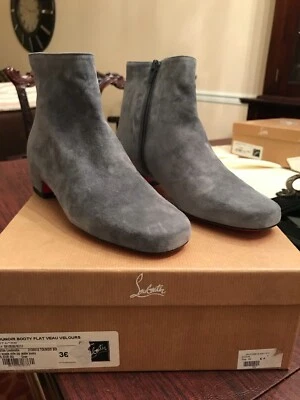 BOTÍN CHRISTIAN LOUBOUTIN TOUNOIR GRIS NUEVO EN CAJA TALLA 36 Foto 1 de 4