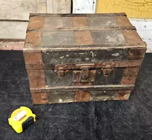 Antiguo Antiguo Pequeño Tesoro Joyero Baúl de Vapor Victoriano Vendedor Muestra? - Imagen 1 de 10