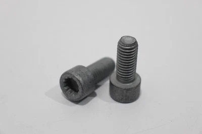 Skoda Karoq ND 2x Drive Shaft Bolts M10x23 New Genuine N90991002 - Image 1 of 4