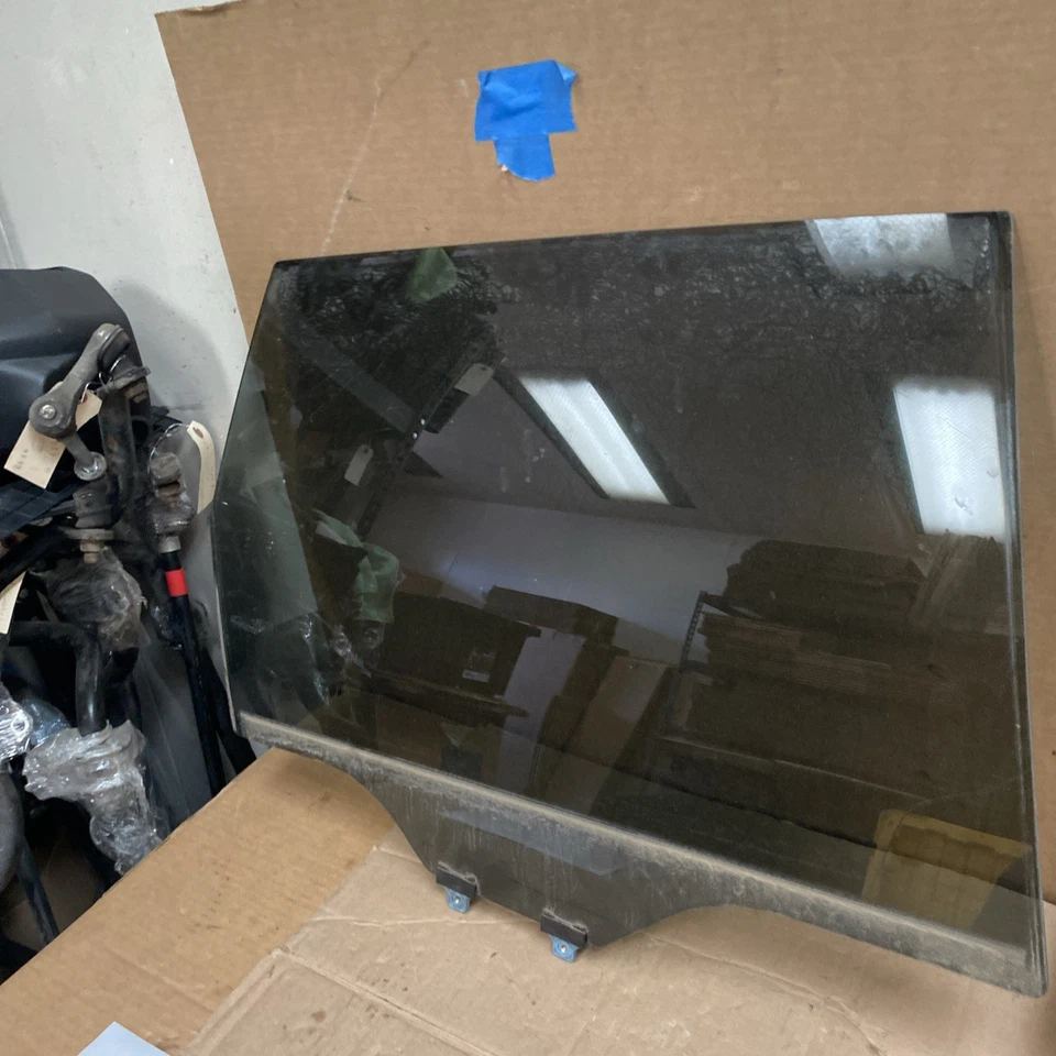 2009 2010 2011 2012 2013 Subaru Forester Rear Right Oem Glass Window - Image 1 of 4