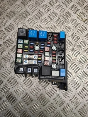 KIA CEE'D SW ED Bloc de Fusible 1.60 Diesel 2008 30588894 - Immagine 1 di 3