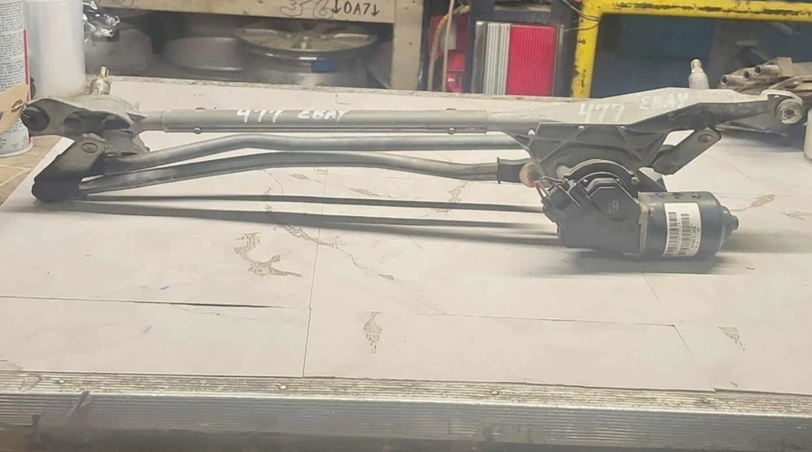 Dodge Intrepid 1998-2004 limpiaparabrisas delantero motor y montaje de acoplamiento OEM Foto 1 de 4