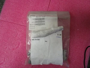 Qty (8) AVENTICS Right Angle Banjo Push In 1/4 In NPT 1/4 In Thread  R432000249 - Picture 1 of 5