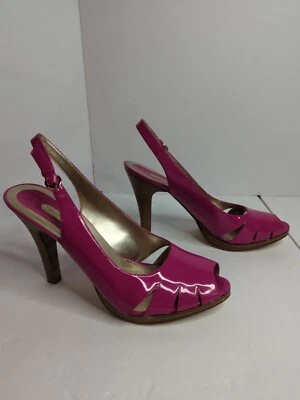 NUEVO SIN ETIQUETAS Bandolino Rosa Oscuro Punta abierta Imitación Patente Tacones Zapatos de salón 10M Foto 1 de 4