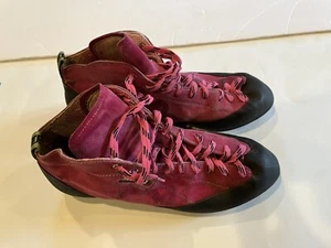 SCARPA Climbing Shoes Pink Purple Suede Womens Size EU 39 US 7 Made In Italy - Picture 1 of 5