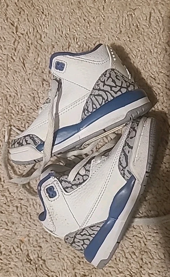 Air Jordan 3 Retro Wizards 5C niño pequeño usado Foto 1 de 4