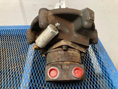 Bobcat S185 Right/Passenger Hydraulic Motor - Used | P/N 6671617 - Image 1 of 4