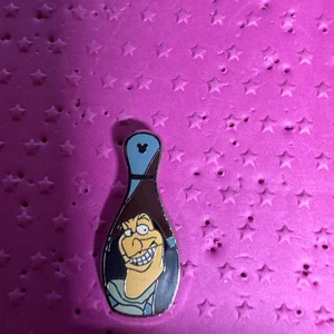 DISNEY DLR 2008 HIDDEN MICKEY SERIES BOWLING PIN VILLAIN COLLECTION CAPTAIN HOOK - Picture 1 of 2