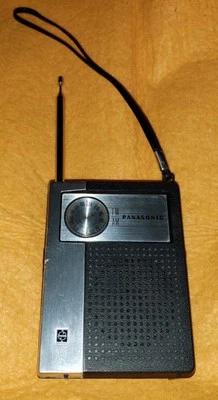 Radio transistor portátil Panasonic Vernier Dial RF-619 AM/FM años 70 funcionando  Foto 1 de 4