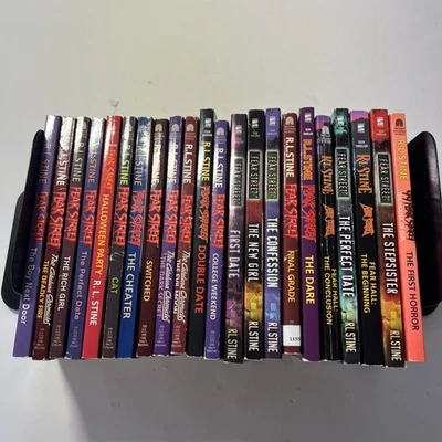 21 R.L. Stine FEAR STREET Paperback Books Lot,  Good Foto 1 de 4