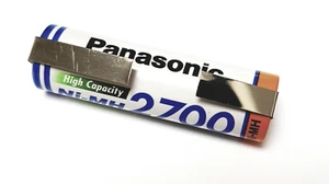 1 batteria Panasonic AA MIGNON / 1,2 V 2700 mAh / BK-3HGAE / con bandiera a U - Foto 1 di 2
