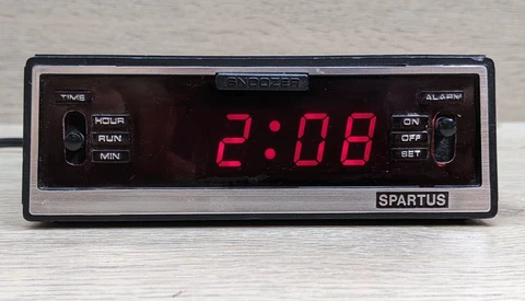 Vintage ~ Spartus Comet II Wood Grain Digital Alarm Clock ~ Model #1122  ~ MCM Cover