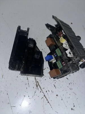 13 14 Nissan Altima 07 08 09 10 11 12 13 Infiniti G37 Fuse Box w/ Holder OEM Foto 1 de 4