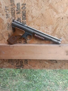 Benjamin Franklin Air Pistol 22 Caliber Pellet Model 132 Wood Grain Grips - Picture 1 of 2