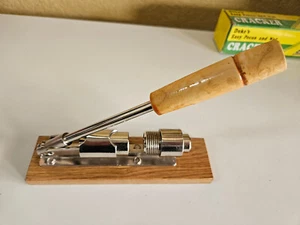 Duke's Easy Pecan & Nuts Cracker Model 0100 - Picture 1 of 13