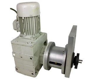 Lenze MDEMA1M071-32 AC Motor with GSS06-2M HAK 071C32 Gear Reducer - Picture 1 of 6
