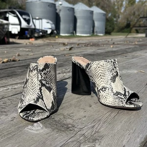 Schutz Size 8B Snakeskin Print Mules 4" Block Heels Leather Sole Barely Used EUC - Picture 1 of 13