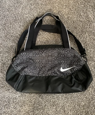 Bolsa de viagem Nike feminina academia clube estampada fitness - Imagem 1 de 4