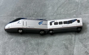 Locomotora Amtrak Acela calibre HO y coche de primera clase - Imagen 1 de 8