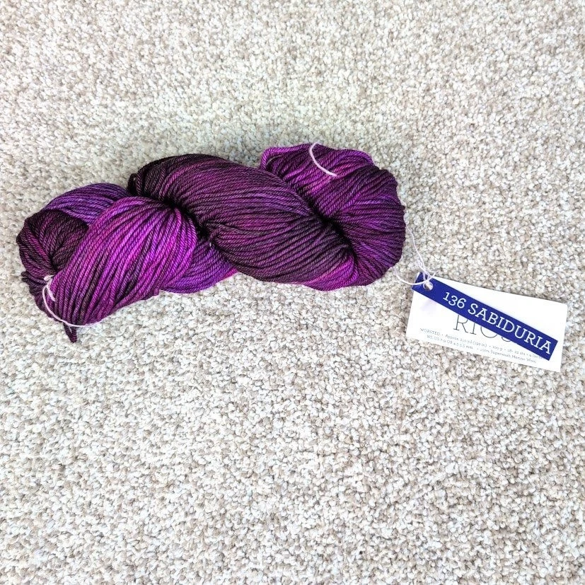 Hilo Worsted Malabrigo Rios 100 % lana merino superlavado 136 Sabiduria púrpura Foto 1 de 4