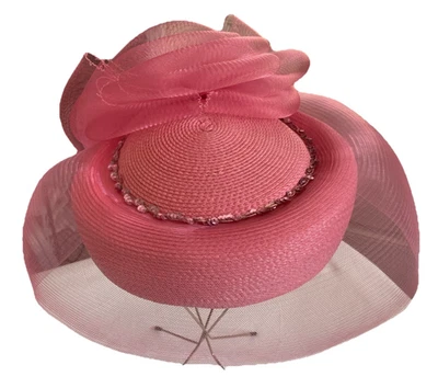 Sombrero de mujer vintage diseñado por Sylvia New York St Louis rosa con velo, lentejuelas Foto 1 de 4