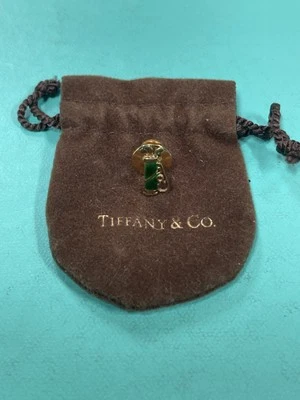 Bolsa de golf Tiffany & Co. esmalte oro amarillo 14k Tie Tack Pin 585 T&CO de 1990 Foto 1 de 4