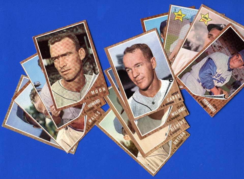 Lote de doce tarjetas de béisbol Topps 1962 de los Dodgers de Los Ángeles - Excelente o mejor Foto 1 de 1