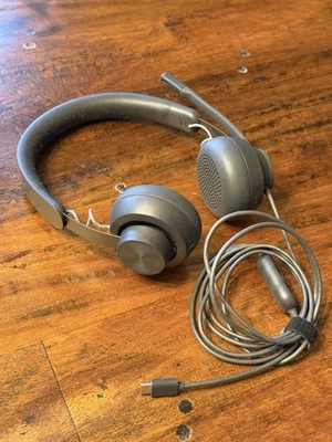 Auriculares Logitech Zone 750 con micrófono avanzado con cancelación de ruido, USB-C simple Foto 1 de 4