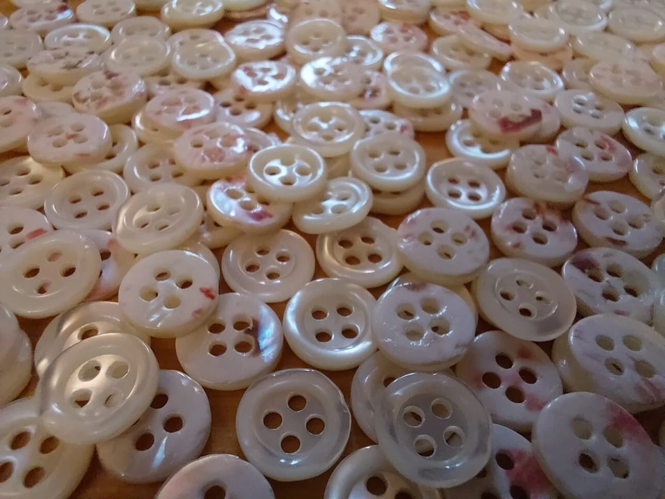 Bottoni Madreperla Per Camicie Donna - Immagine 1 di 4
