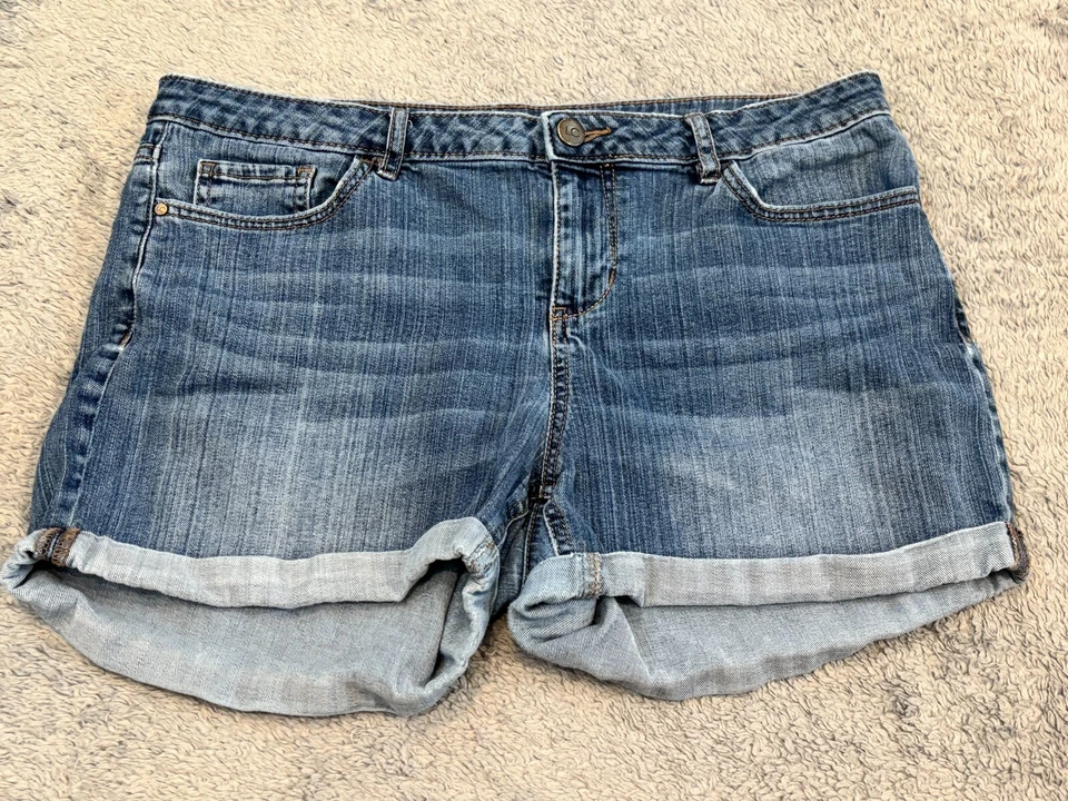 Lauren Conrad Denim Shorts Womens 12 Cuffed Blue Denim Casual Summer Medium Wash - Image 1 of 4