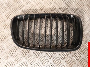 Kühlergrill vorne rechts - BMW 1er II (2) (F20/F21) PHASE I (1) - Bild 1 von 5
