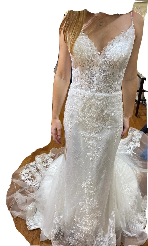 Wedding dress size 4- unaltered - Image 1 of 4