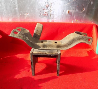 Ford Mustang 1964 1965 1966 automático 3 y 4 velocidades travesaño soporte Foto 1 de 4