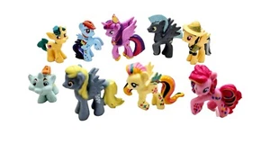 KONVOLUT 9 KLEINE PFERDE MINIFIGUREN PLASTIKSPIELZEUG     - Bild 1 von 10