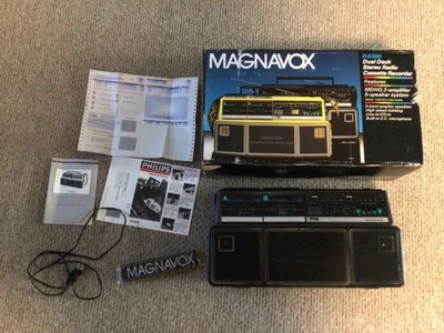Grabadora casete radio AM/FM estéreo de doble cubierta Magnavox D 8300 de colección probada Foto 1 de 4