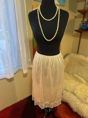 Falda De Colección Rosa Sin Mangas SEDADA Nylon Encaje ASHLEY TAYLOR Mediana Hecha en EE. UU. Foto 1 de 4