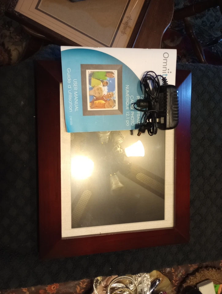 Omnitech 12.1- Inch Digital Photo Frame with HP 4G SDHC Card, PWR & USB Cable - Image 1 of 4