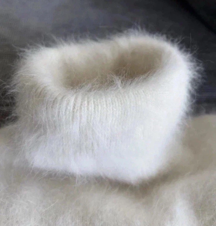 Neue Weiß Rollkragenpullover angora 80% Dick Langhaarig Damen/Herren tragen! - Bild 1 von 4