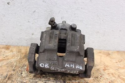 Pinza de freno trasera lado pasajero BMW L70410 2006-2008 BMW SERIE 3 E90 325i OEM Foto 1 de 4