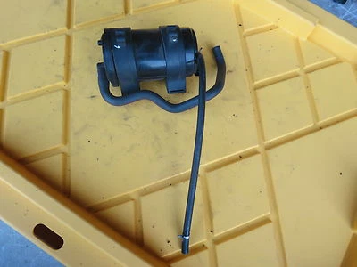 Honda CBR 250 R 2011 bote evaporación bote Foto 1 de 4