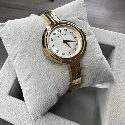 全新✅已关闭✅Bulova Rhapsody 钻石玫瑰金-色调 30 毫米女式手表 97P145 $495 — 第 1/4 张图片