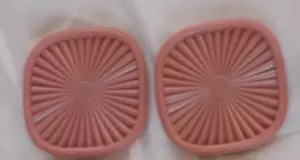 Two New Tupperware Servalier Seal Magnets in Pink Rose Vintage 1 Inch Sq. New - Picture 1 of 2
