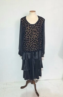 Antiguo vestido de terciopelo Devore de la década de 1920 cintura caída satinado falda en capas Art Deco Foto 1 de 4
