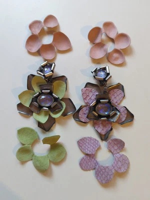 Konplott Creepy Flowers Pastel Silber groß Clips Hänger Ohrringe Blüten Bastler  - Bild 1 von 4