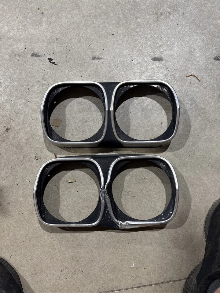 1966 OLDSMOBILE CUTLASS 442 F85 HEADLIGHT BEZEL PAIR Drivers Side Damaged - Image 1 of 4